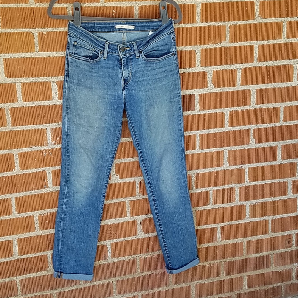 Straight Cut Levi's